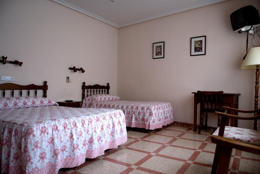 Hostal San Poul Consuegra Room photo